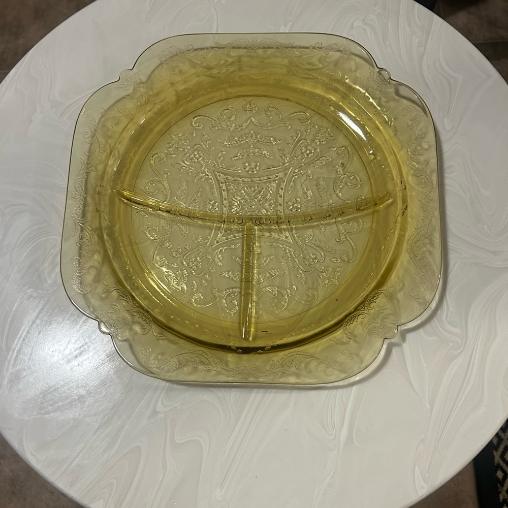 Federal Glass 1930s Madrid Divided Plate Yellow gold depression glass